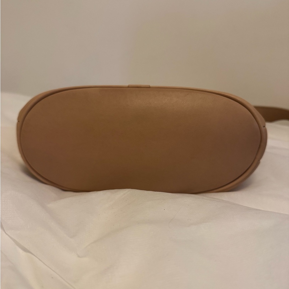 COACH - Vintage Elegant Tan Leather Crossbody Bucket Bag - Picture 5 of 10